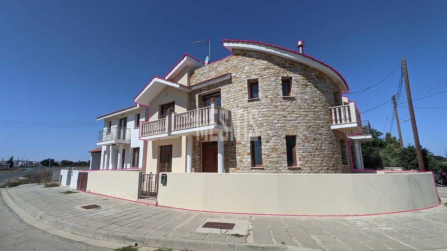 House in Perivolia, Larnaka 12270746