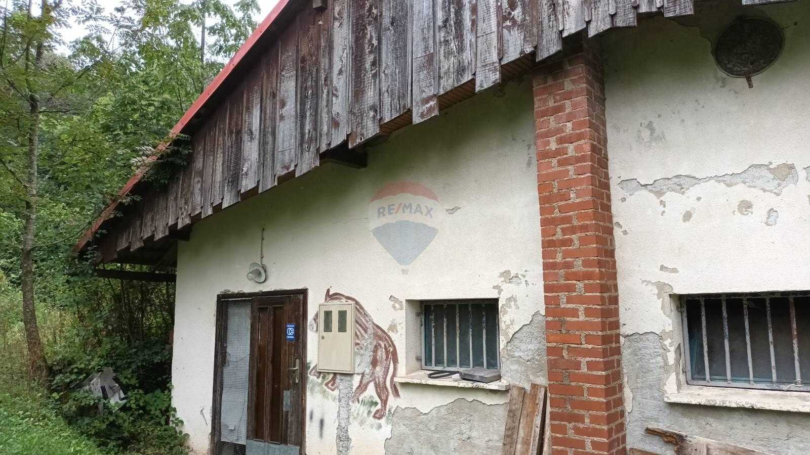 土地 在 Vrbovsko, Primorsko-Goranska Zupanija 12271080