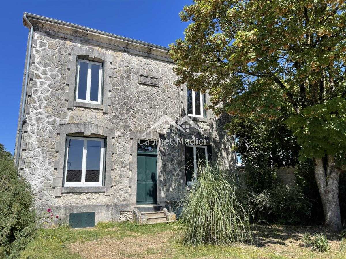 Huis in Saint-Jean-d'Angely, Nouvelle-Aquitanië 12271601