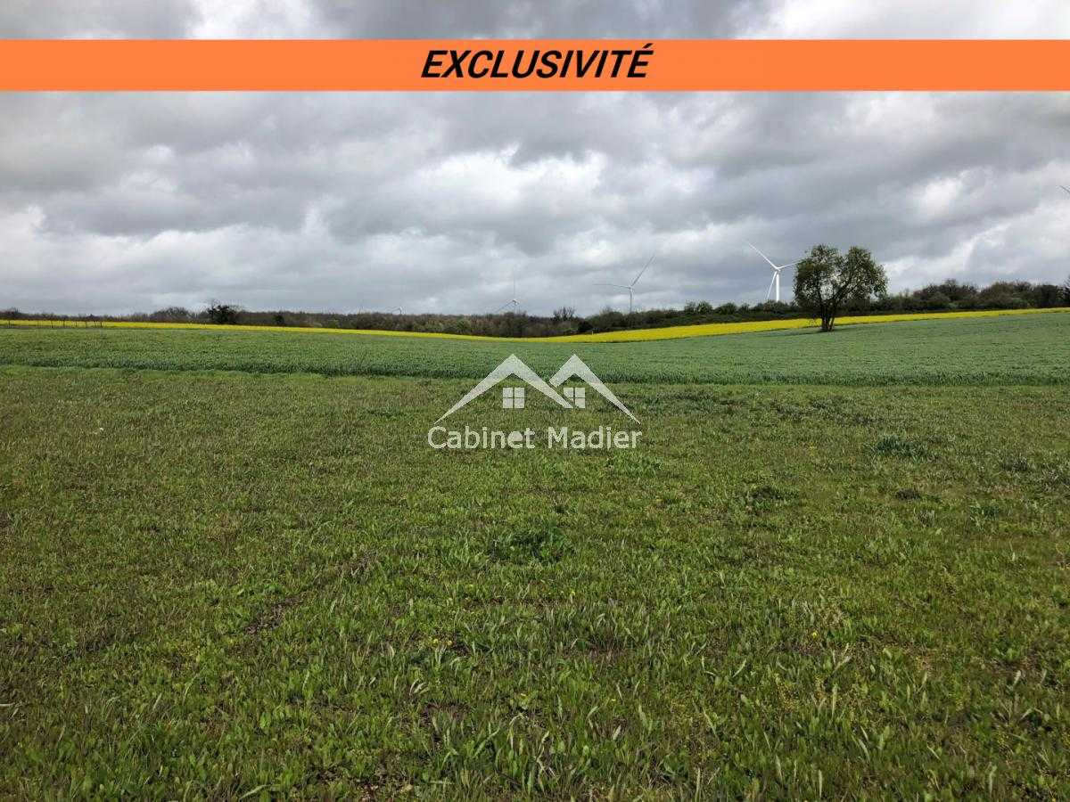Land in Loulay, Nouvelle-Aquitaine 12271616