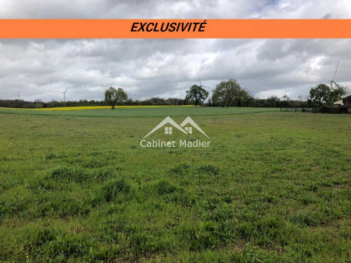 Land in Loulay, Nouvelle-Aquitaine 12271617