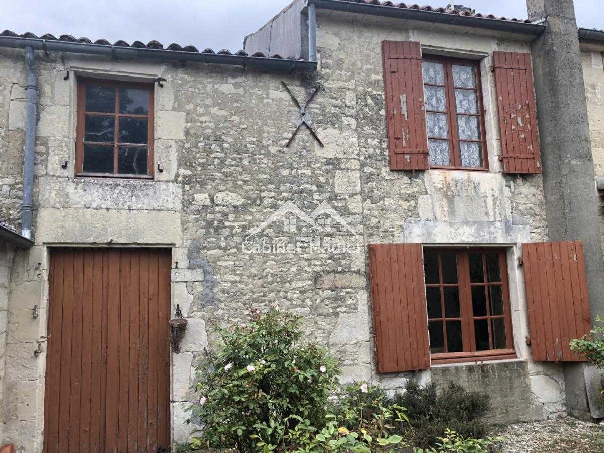 σπίτι σε Saint-Jean-d'Angely, Nouvelle-Aquitaine 12271624