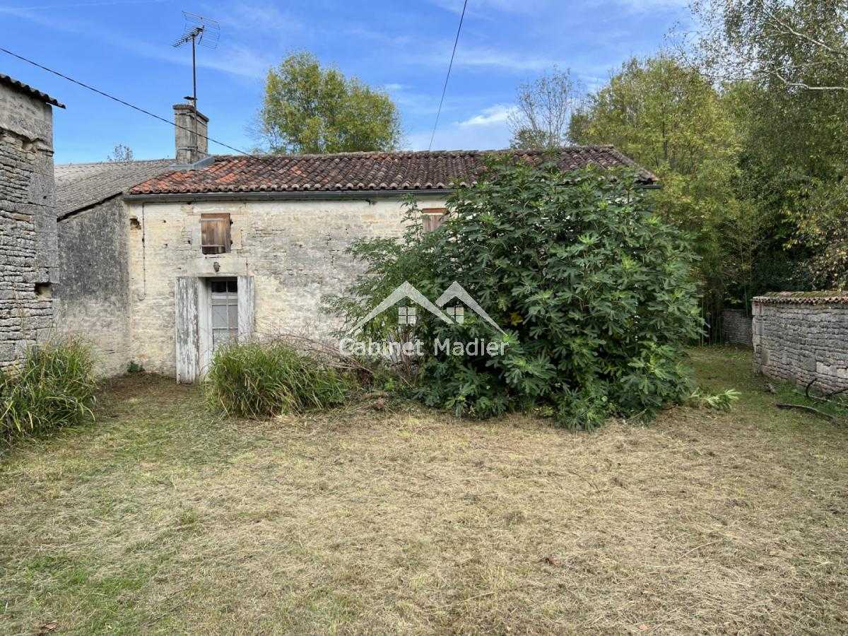 Rumah di Matha, Nouvelle-Aquitaine 12271639