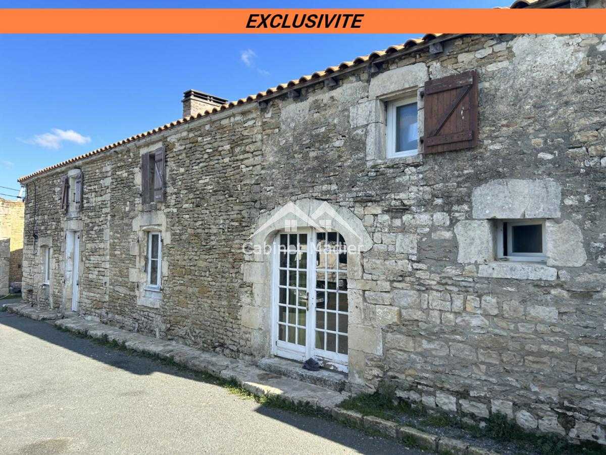 House in Surgeres, Nouvelle-Aquitaine 12271660