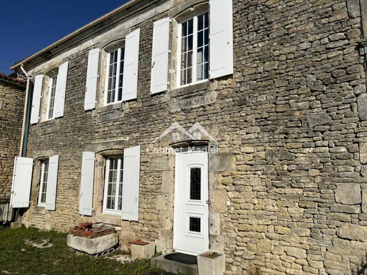 House in Surgeres, Nouvelle-Aquitaine 12271667