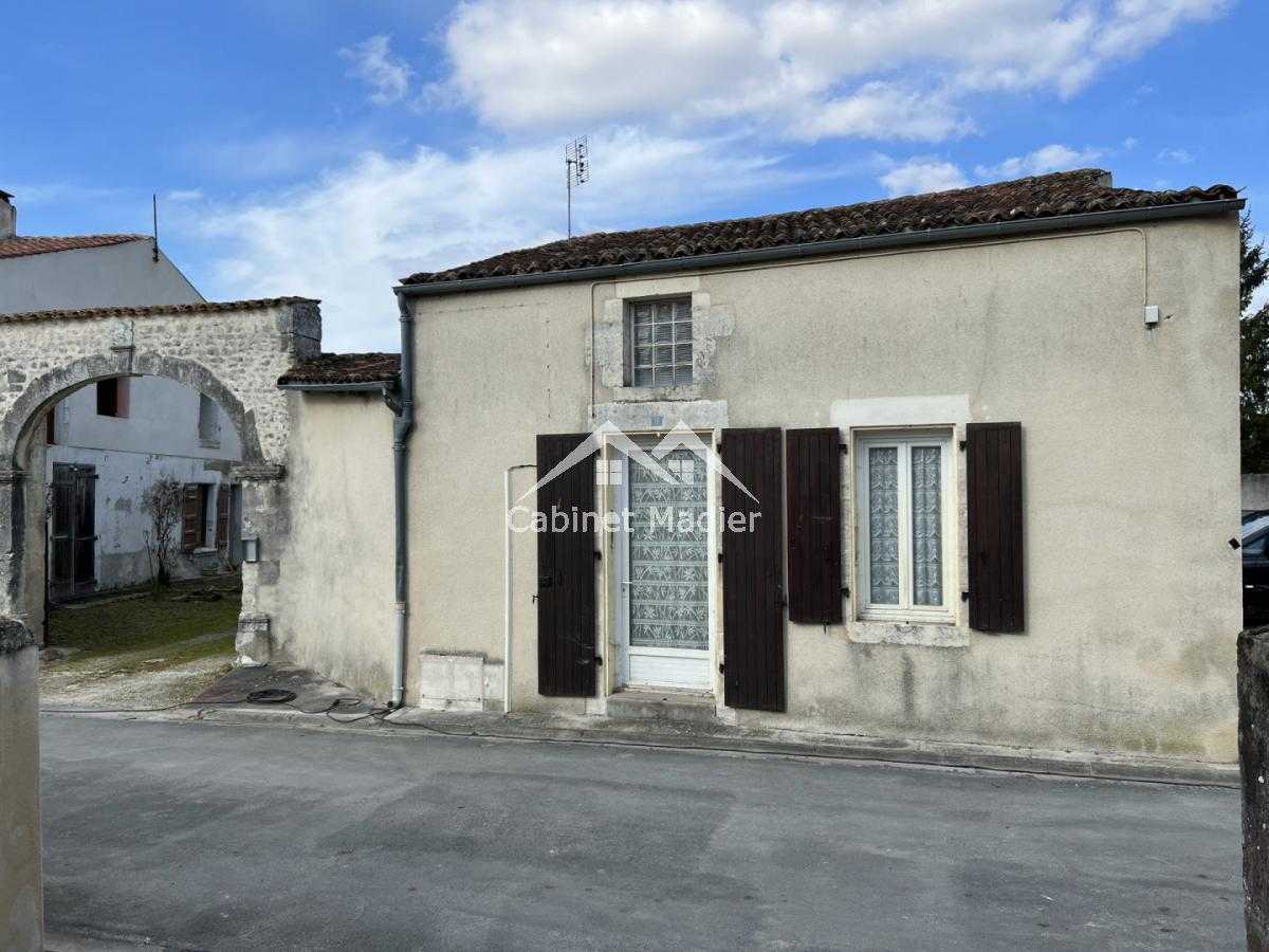 Hus i Saint-Jean-d'Angely, Nouvelle-Aquitaine 12271678