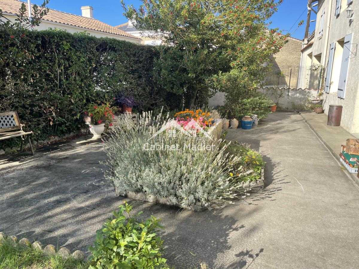 House in Loulay, Nouvelle-Aquitaine 12271680