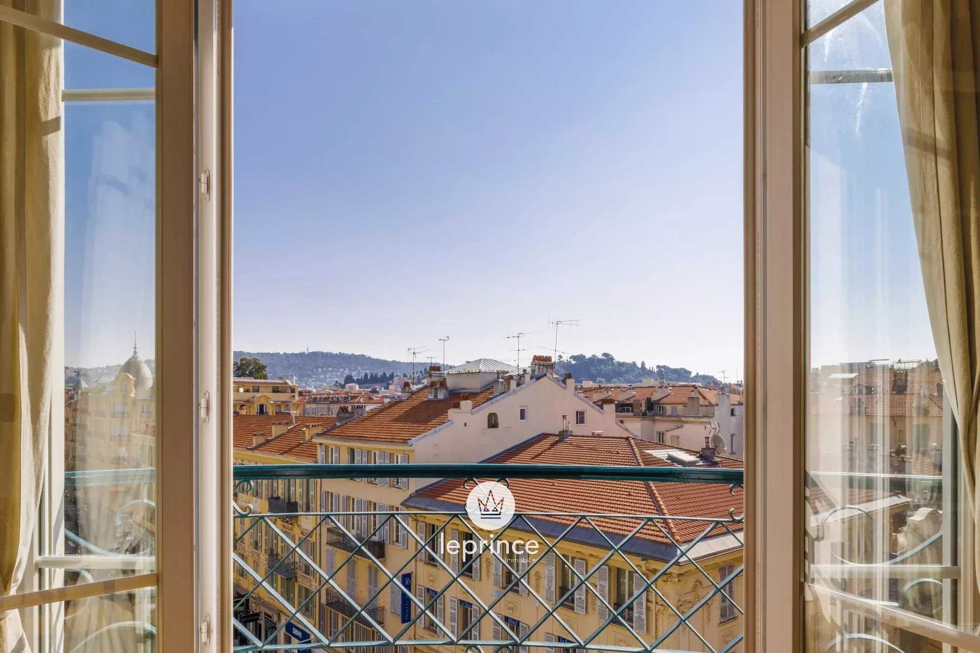 Condominium in Nice, Provence-Alpes-Cote d'Azur 12272729