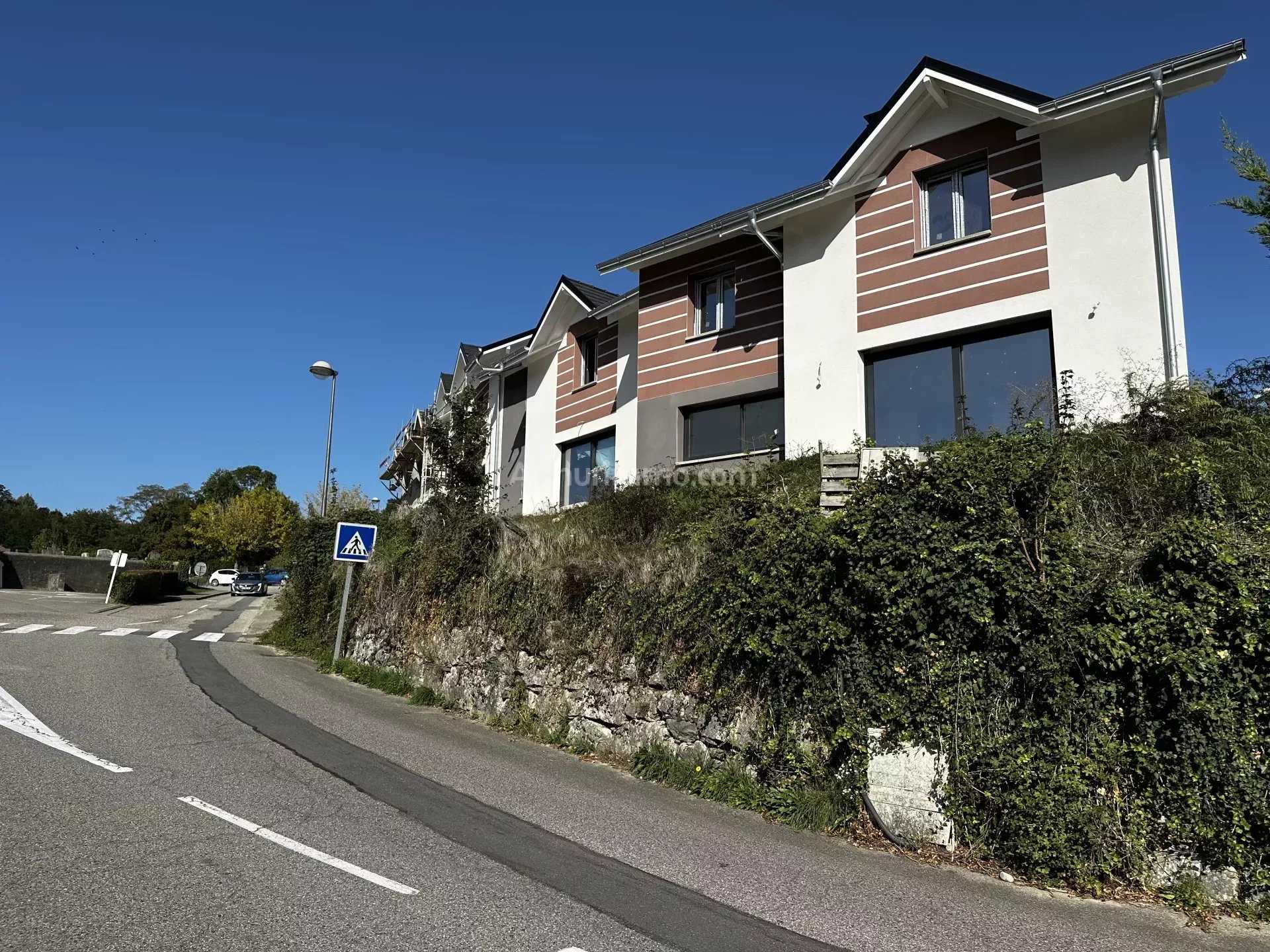 Casas Múltiplas no Viviers-du-Lac, Auvergne-Rhone-Alpes 12272758