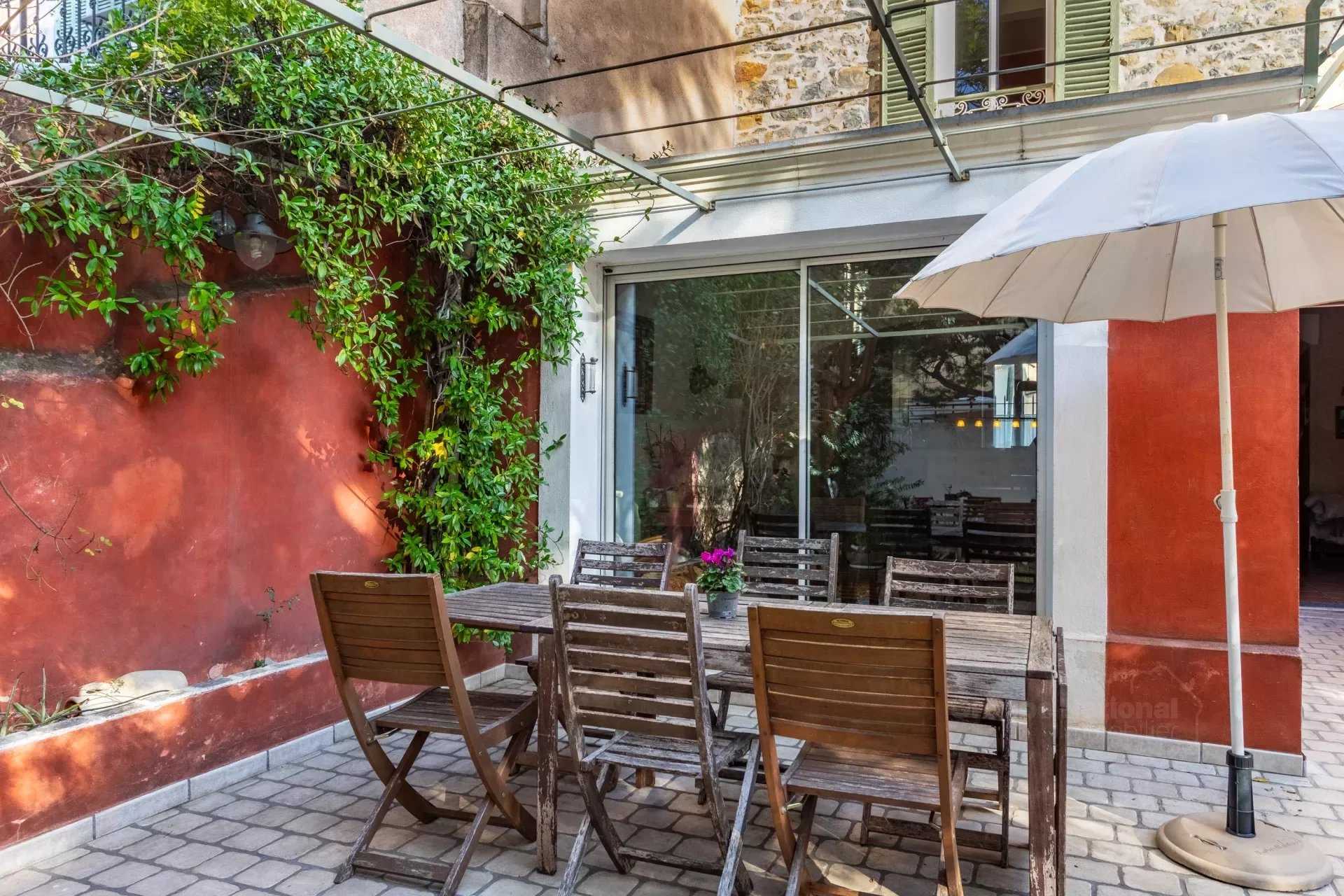 Будинок в Toulon, Provence-Alpes-Cote d'Azur 12272781