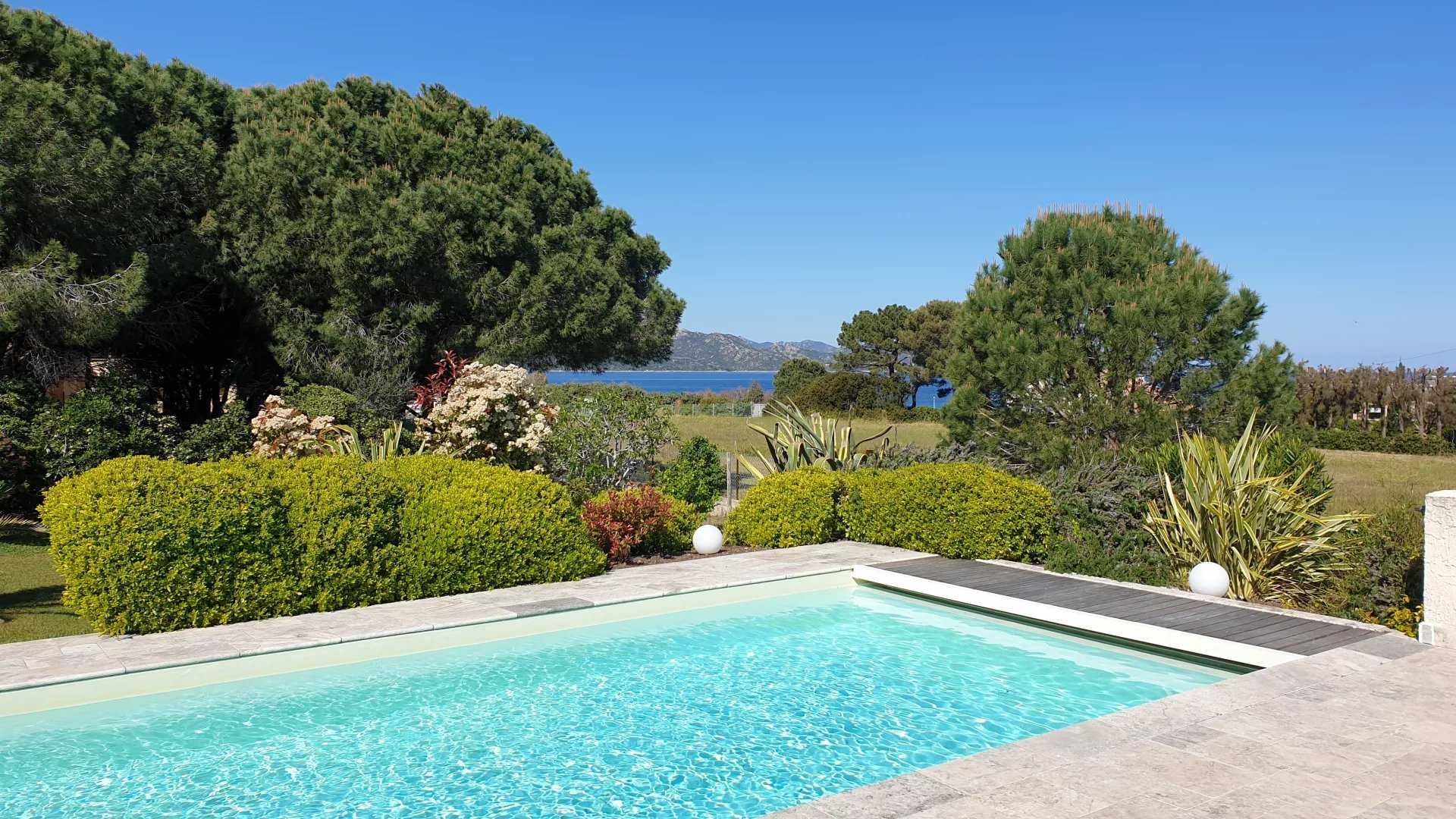 rumah dalam Saint-Florent, Corsica 12274865