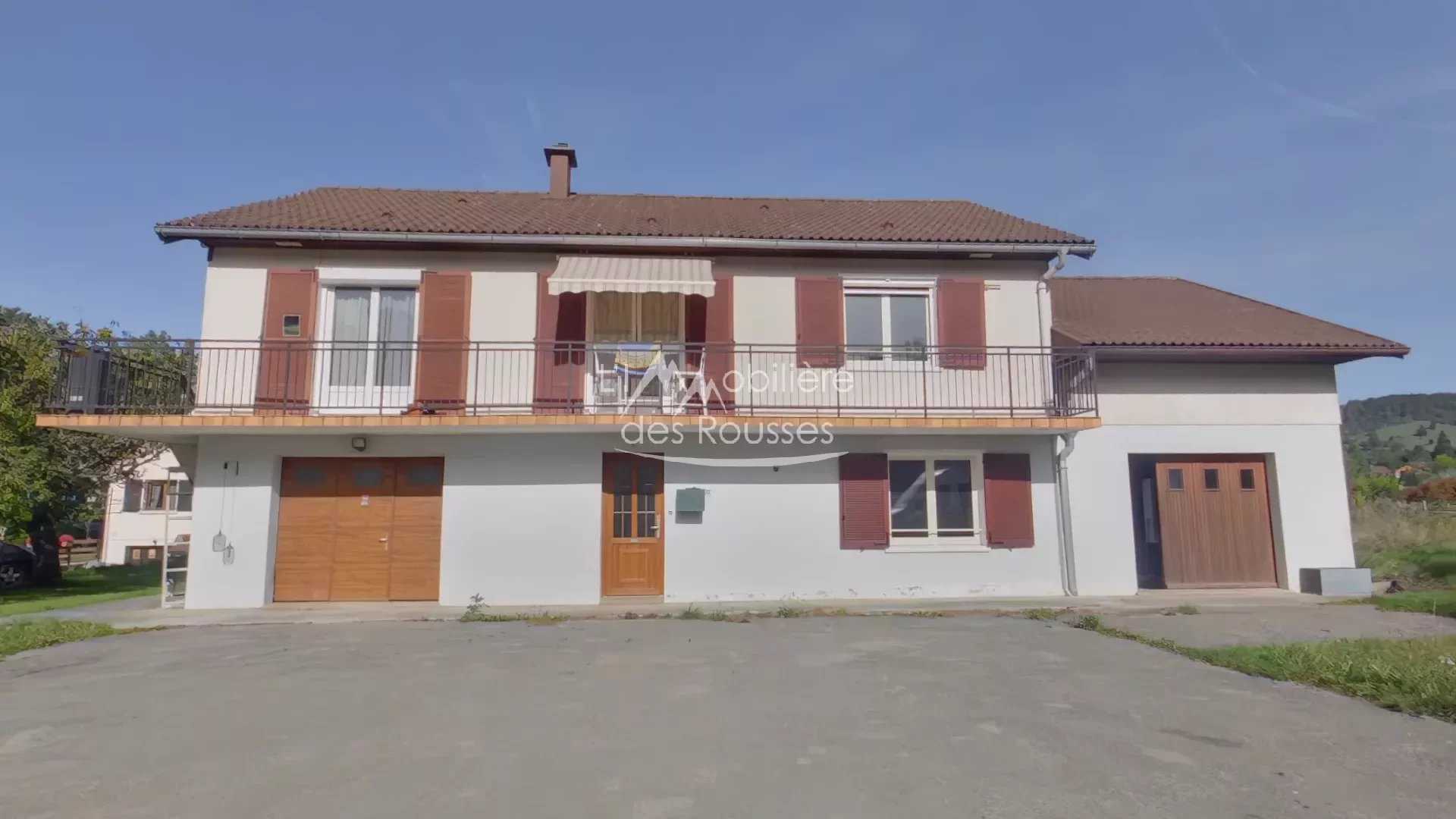 House in Foncine-le-Haut, Bourgogne-Franche-Comte 12274890