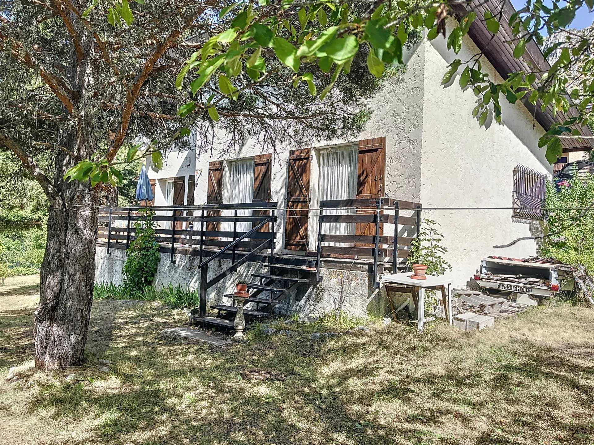 House in Brianconnet, Provence-Alpes-Cote d'Azur 12274895