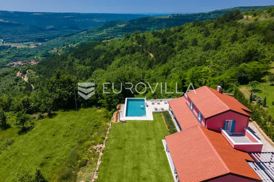 Dom w Oprtalj, Istarska županija 12275200