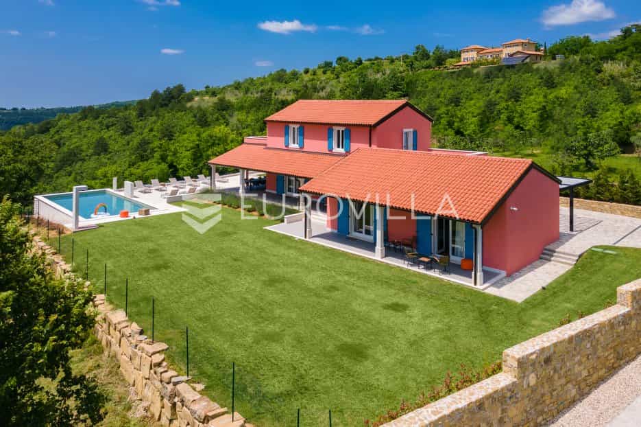 σπίτι σε Oprtalj, Istarska Zupanija 12275200