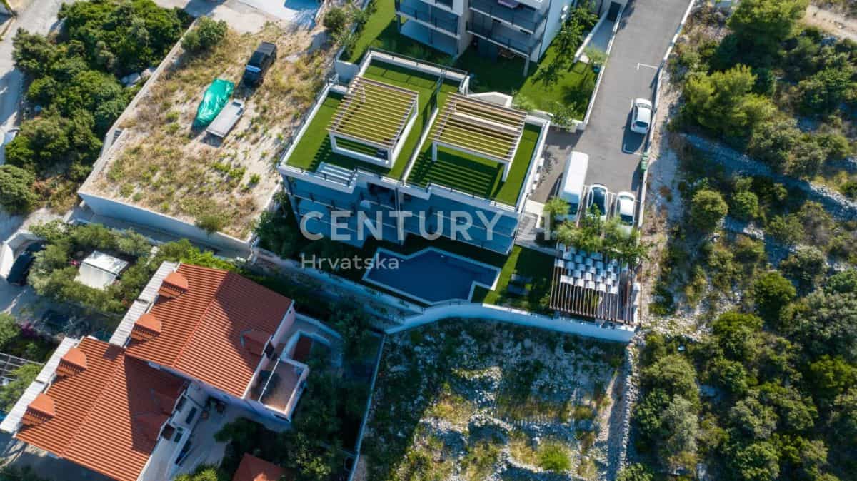 Condominio en Trogir, Split-Dalmatia County 12275250
