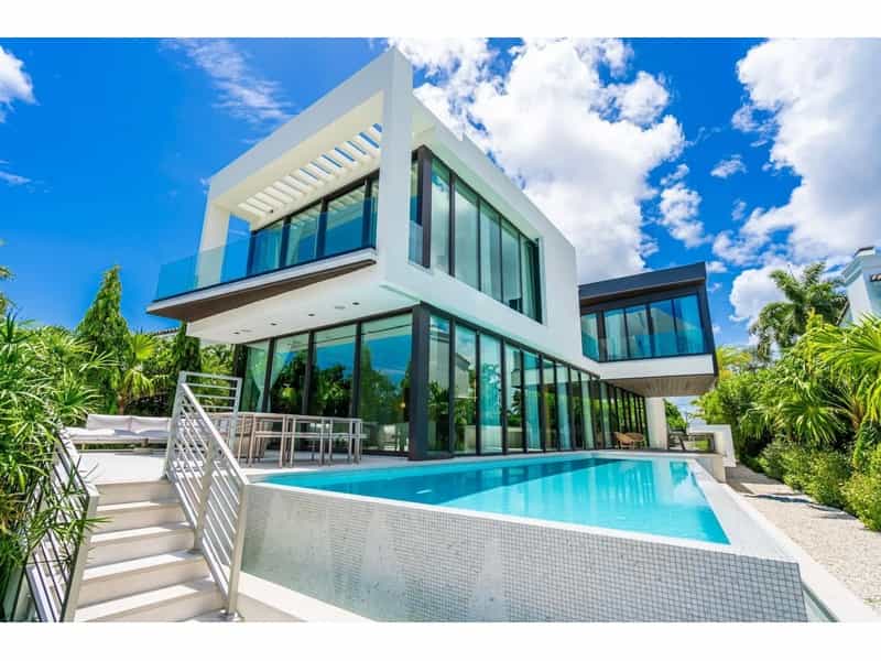 房子 在 Miami Beach, Florida 12275276