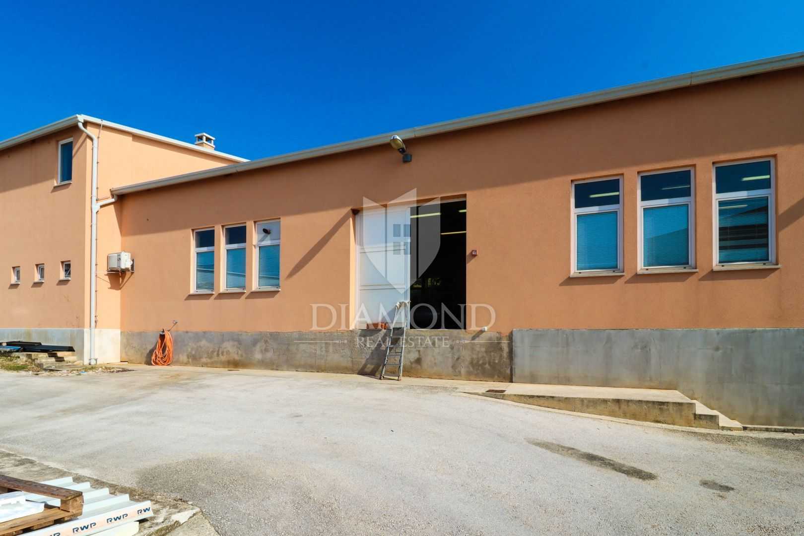 Office in Poreč, Istria County 12275665