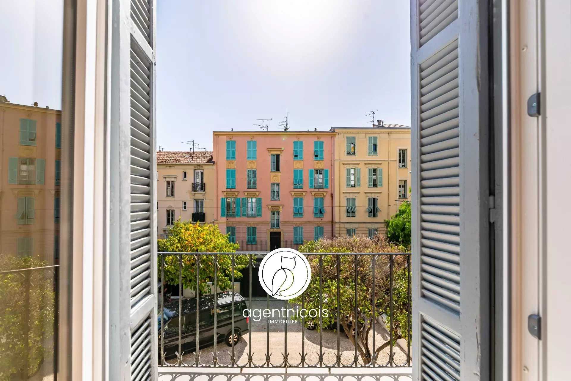 Condominium in Nice, Provence-Alpes-Cote d'Azur 12276426