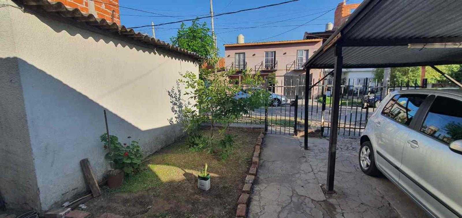 House in Isidro Casanova, Provincia de Buenos Aires 12276879