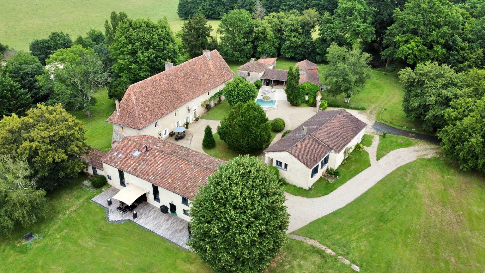 بيت في Périgueux, Nouvelle-Aquitaine 12277150