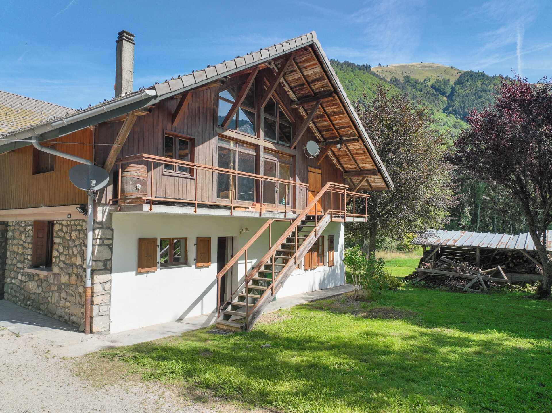 House in Essert-Romand, Auvergne-Rhone-Alpes 12277271