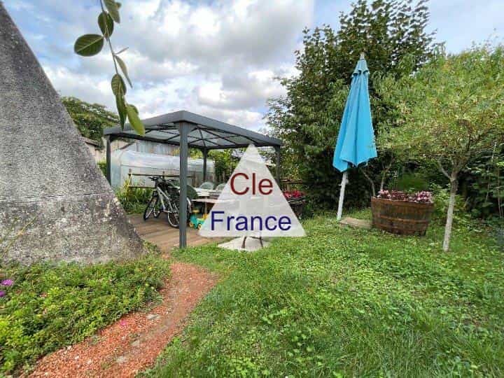 σπίτι σε Σεν Ντενί-ντ' Ανζού, Pays de la Loire 12277942