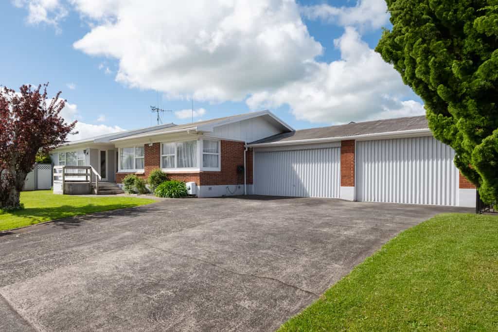 Condominium in Hamilton, Waikato 12278200
