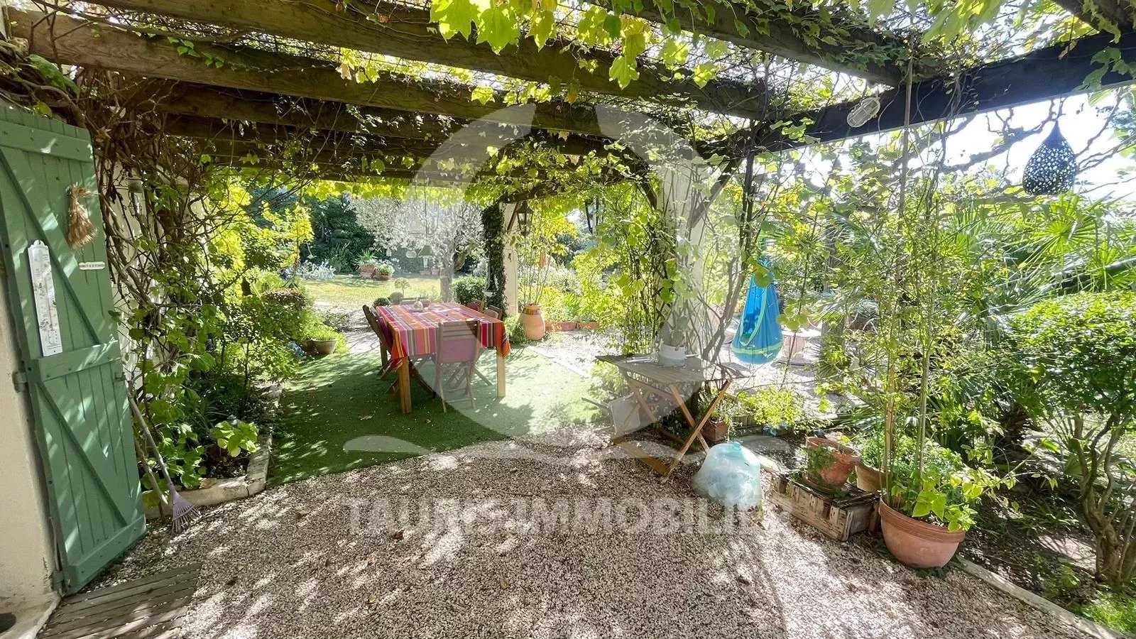 Rumah di Allauch, Provence-Alpes-Cote d'Azur 12279896