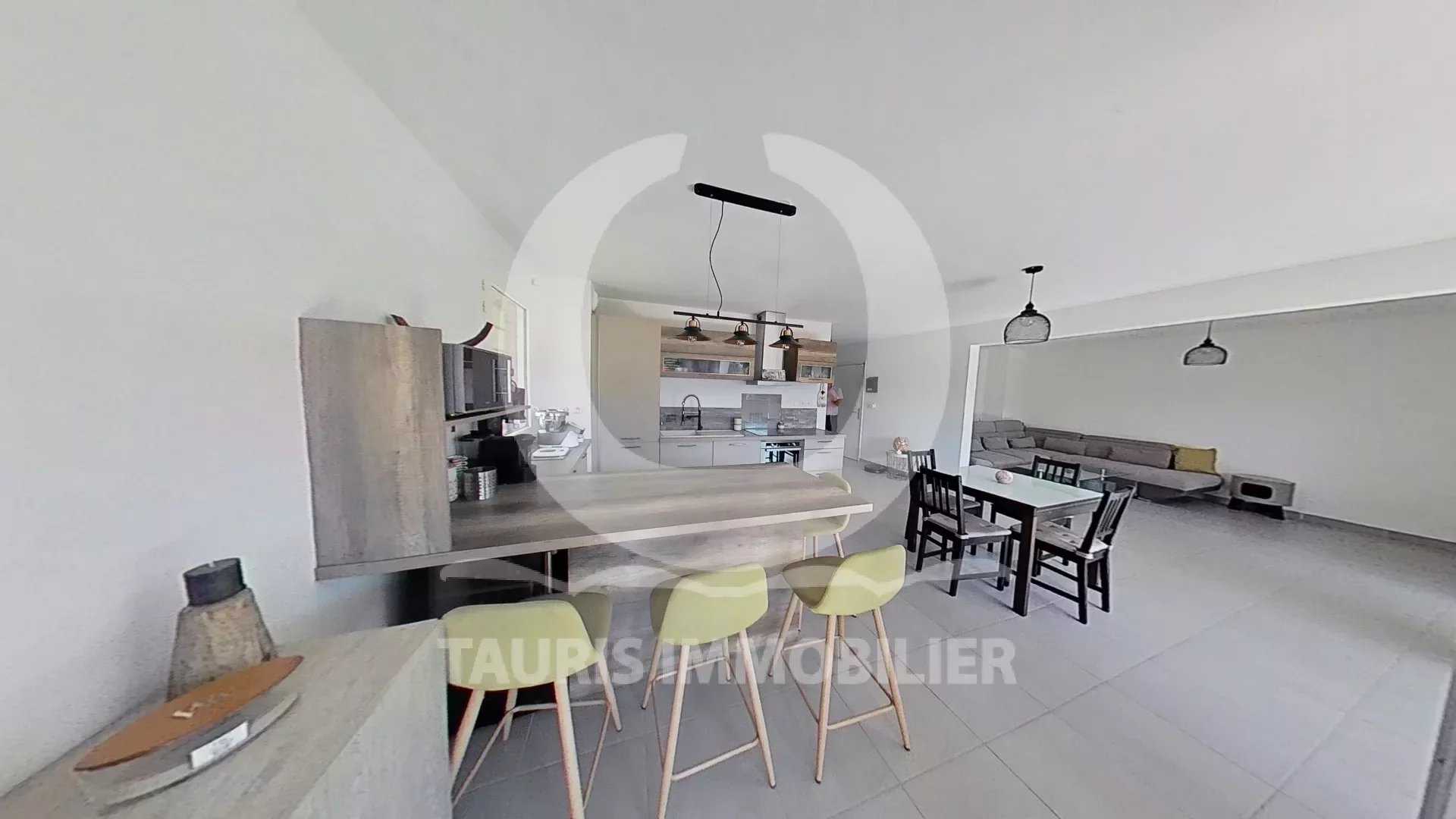 Condominium in La Barasse, Provence-Alpes-Cote d'Azur 12279898