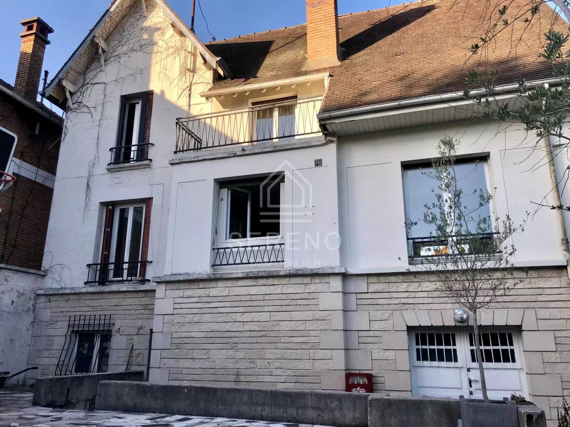 House in Champigny-sur-Marne, Ile-de-France 12279935