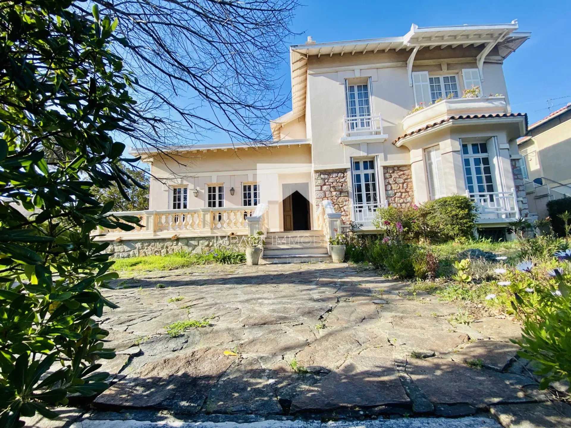 casa en Hyères, Provenza-Alpes-Costa Azul 12279945