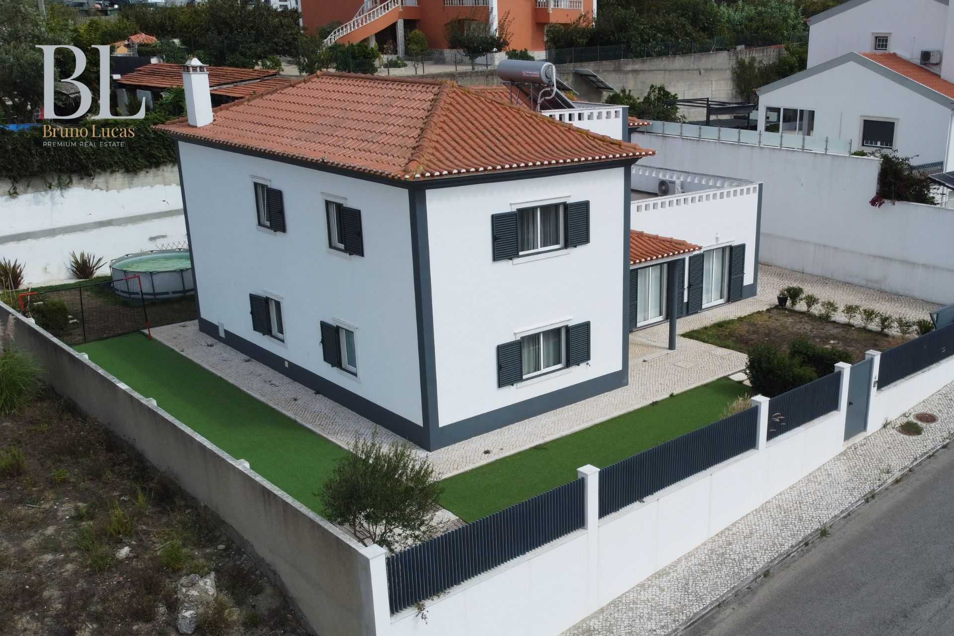 House in Arruda dos Vinhos, 4 Rua Fausta Real Neto Rodrigues 12280057