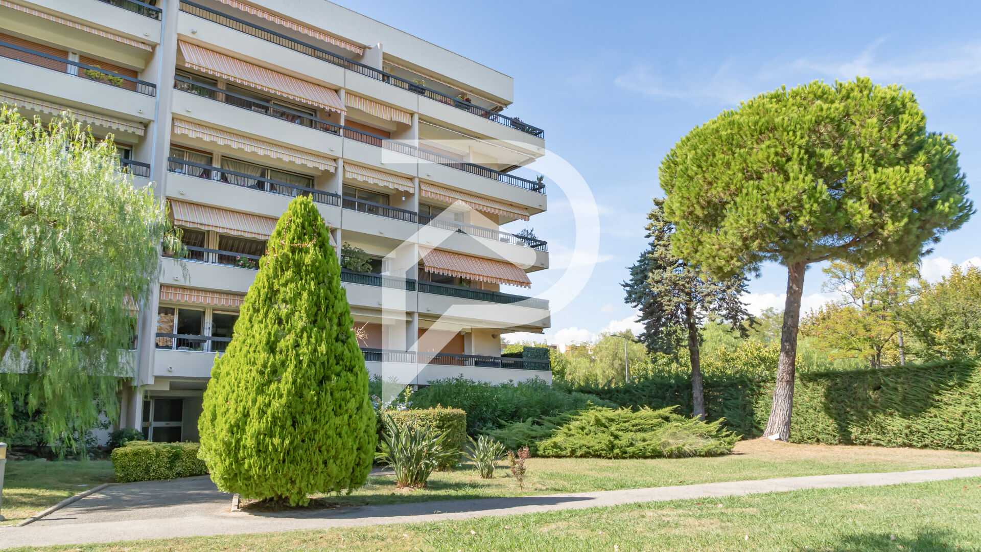 Condominium dans Villeneuve Loubet, Provence-Alpes-Côte d'Azur 12280359