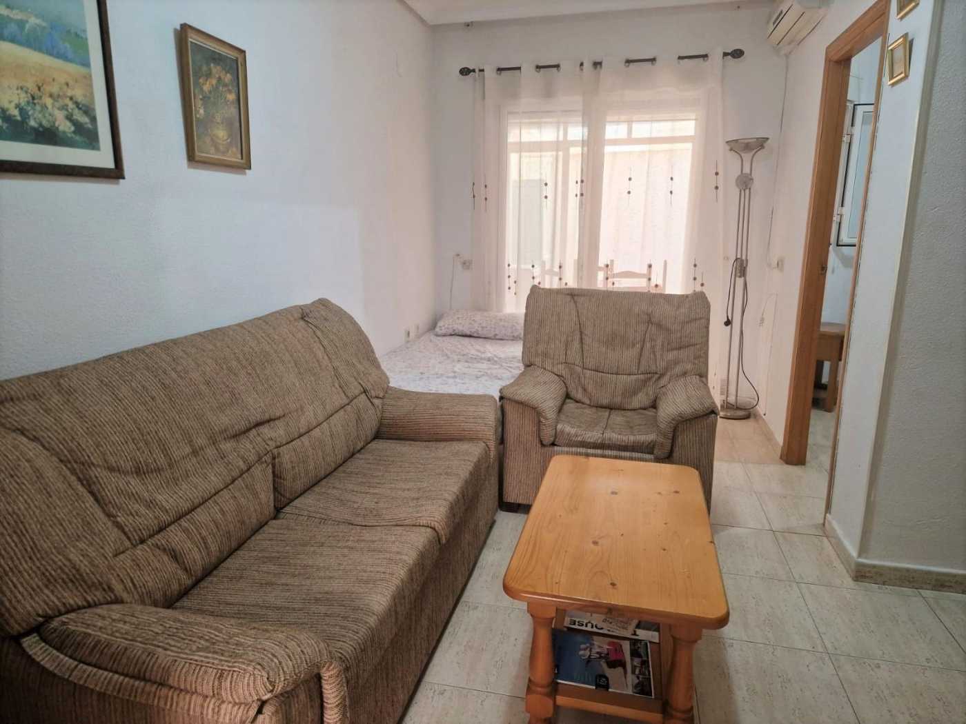 公寓 在 Torrevieja, Comunidad Valenciana 12280917