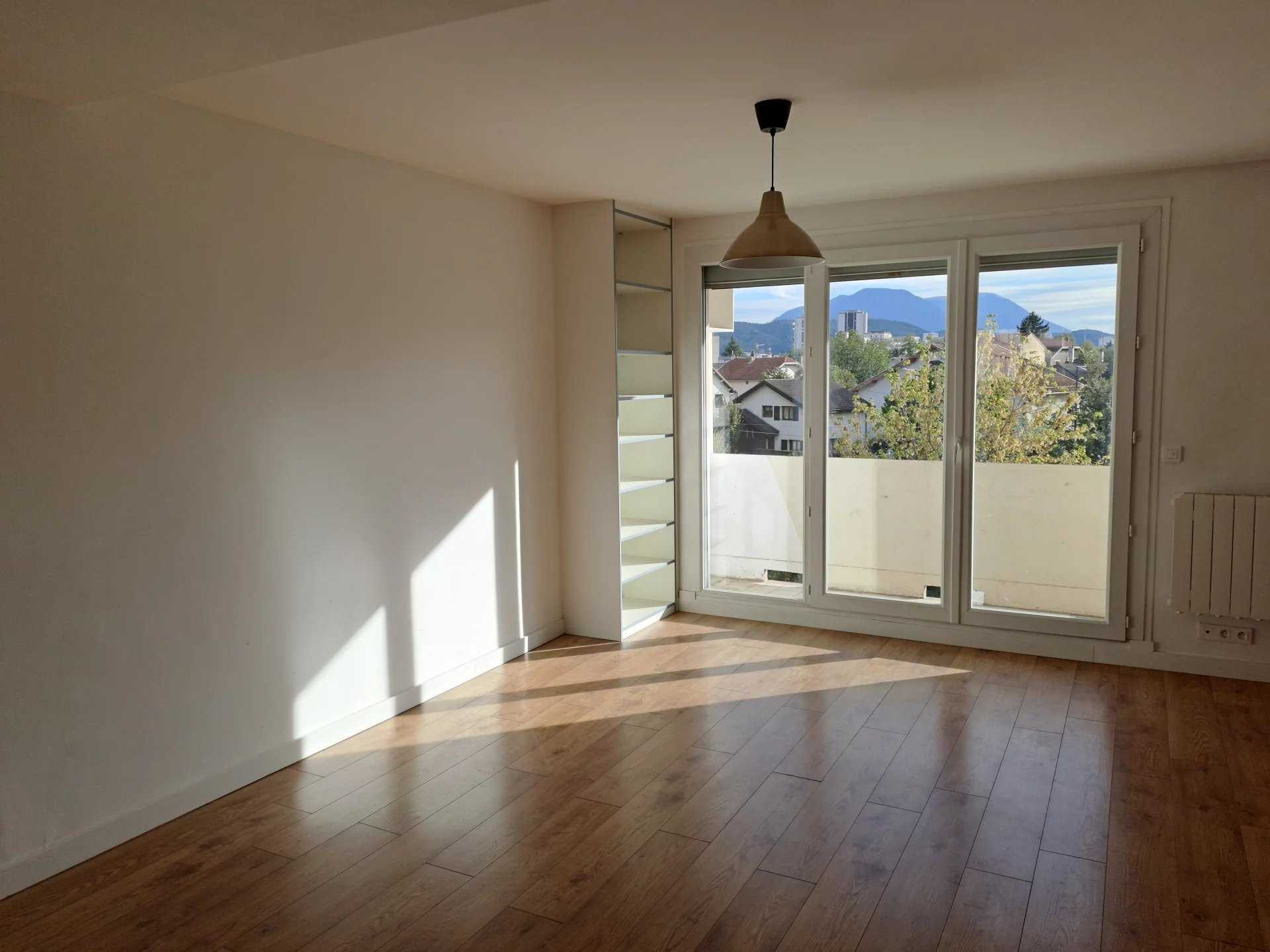 公寓 在 Grenoble, Isère 12281417