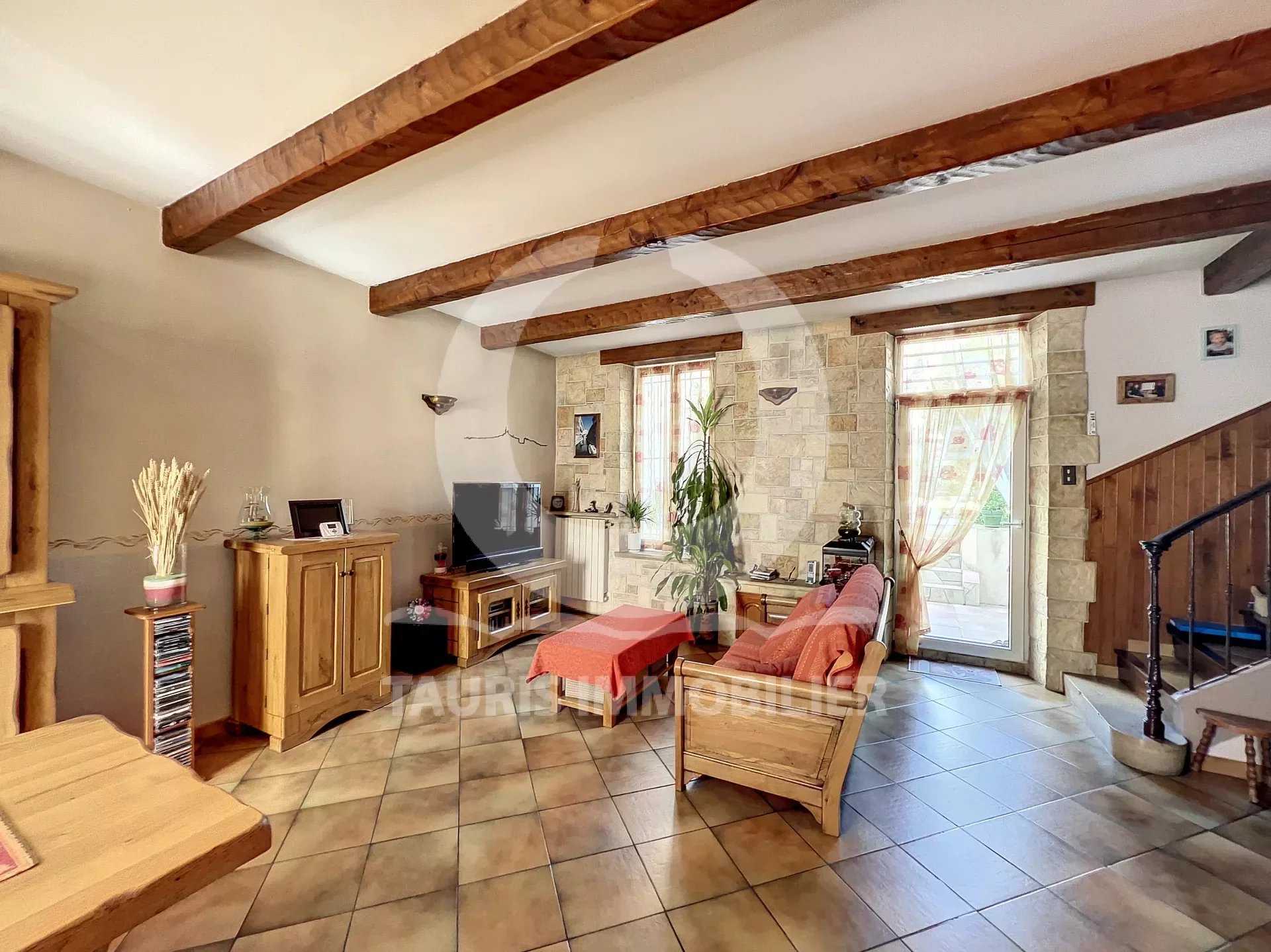 casa no Saint-Jerome, Provence-Alpes-Cote d'Azur 12282169