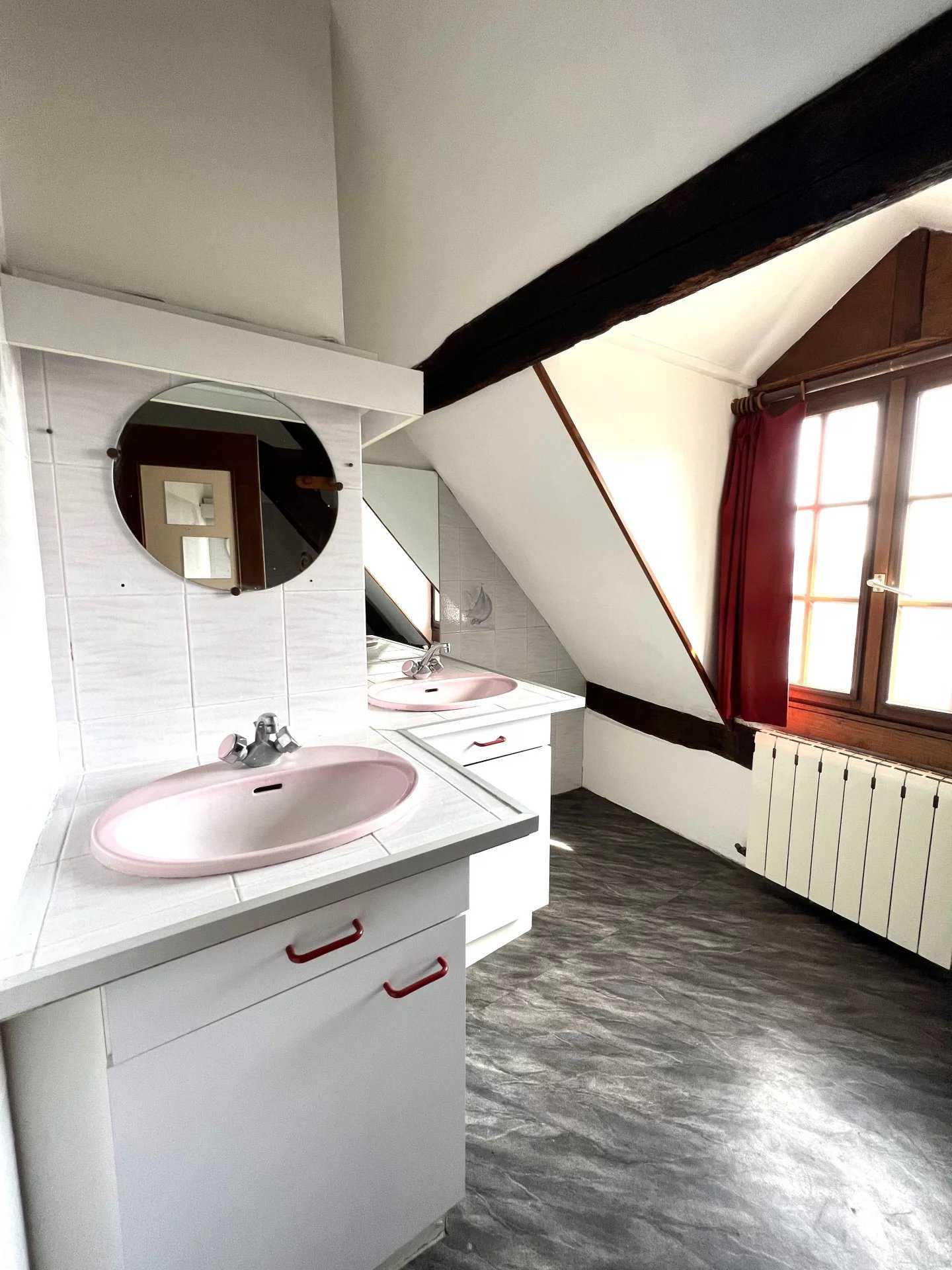 公寓 在 Auxerre, Yonne 12282188