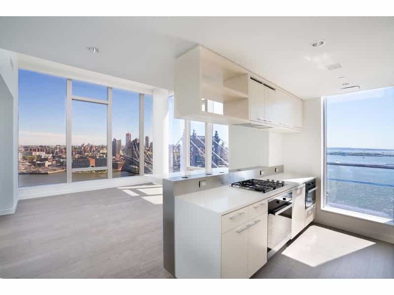 Condominium in New York, New York 12282322