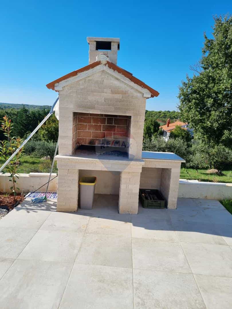 بيت في Barban, Istarska županija 12282890