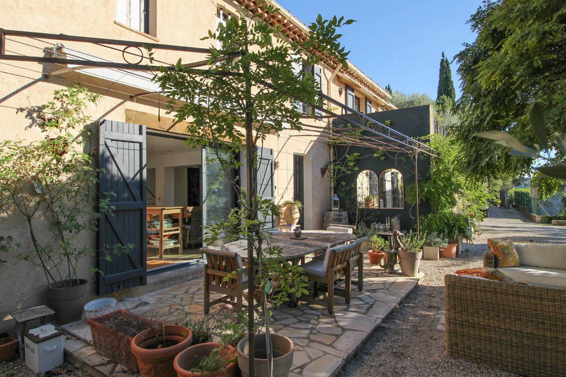 Huis in Montauroux, Provence-Alpes-Côte d'Azur 12283364