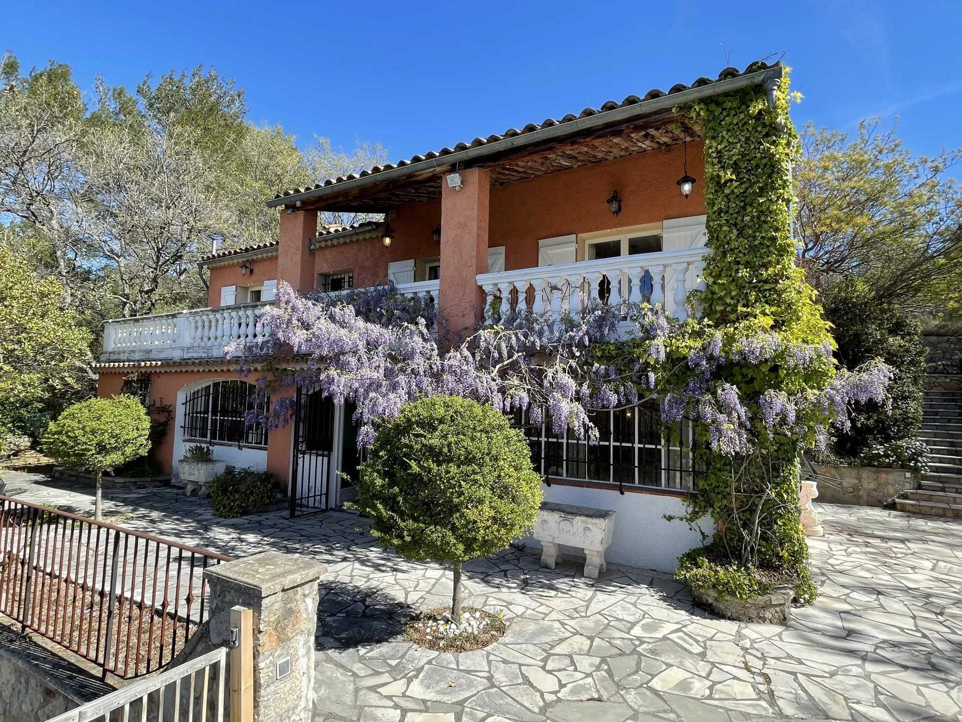 Hus i Seillans, Provence-Alpes-Cote d'Azur 12283387