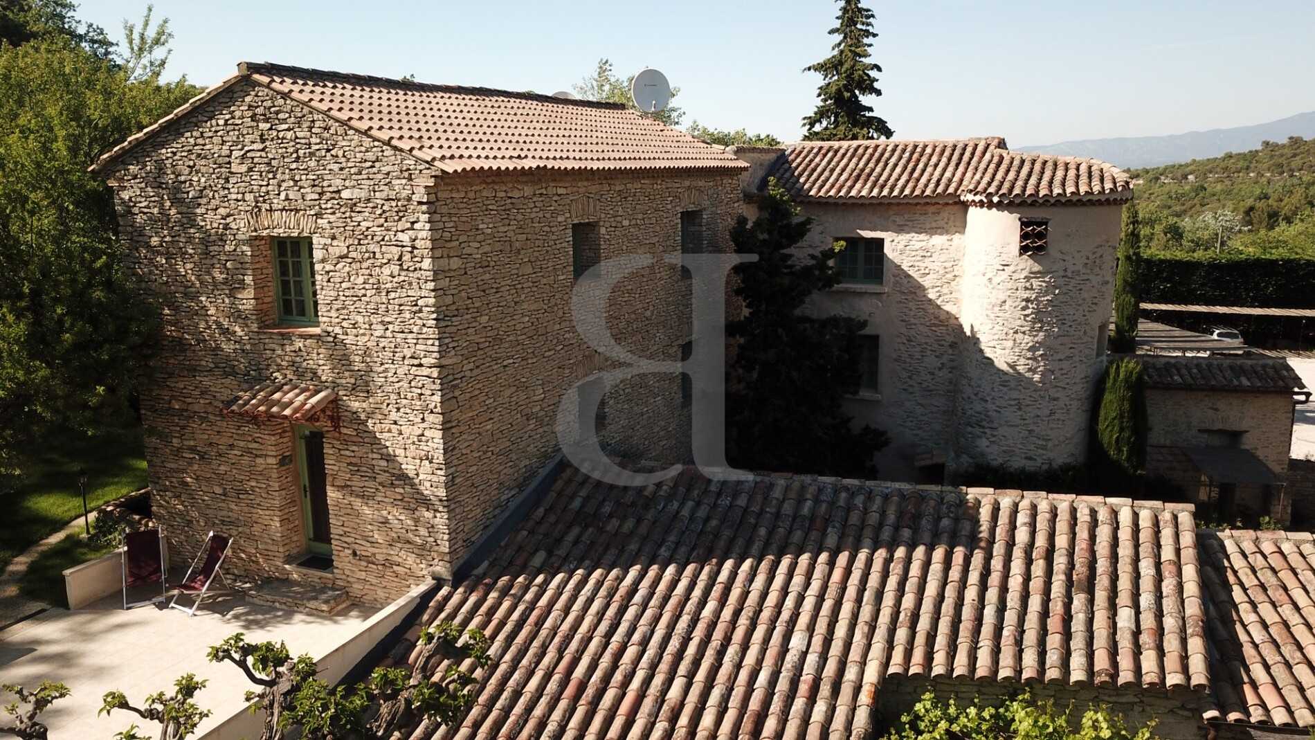 жилой дом в La Roque-sur-Pernes, Provence-Alpes-Côte d'Azur 12283397