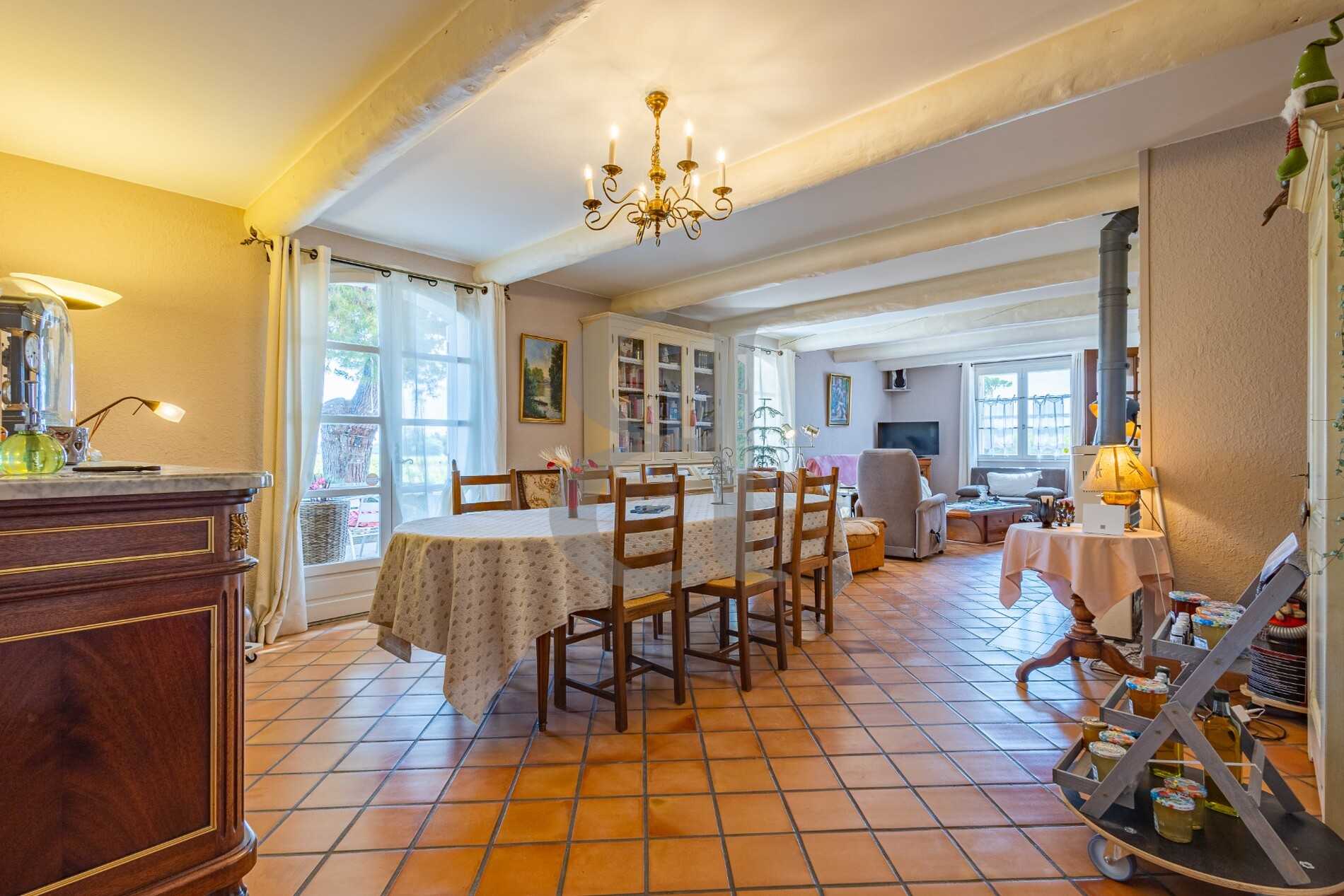 Casa nel Sainte-Cécile-les-Vignes, Provence-Alpes-Côte d'Azur 12283435