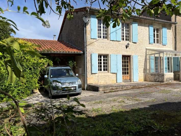 Dom w Verteuil-sur-Charente, Nowa Akwitania 12283799