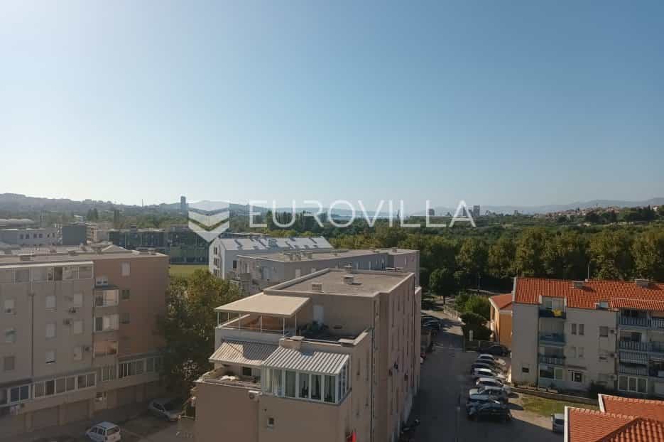 Condominium in Solin, Splitsko-Dalmatinska Zupanija 12284984