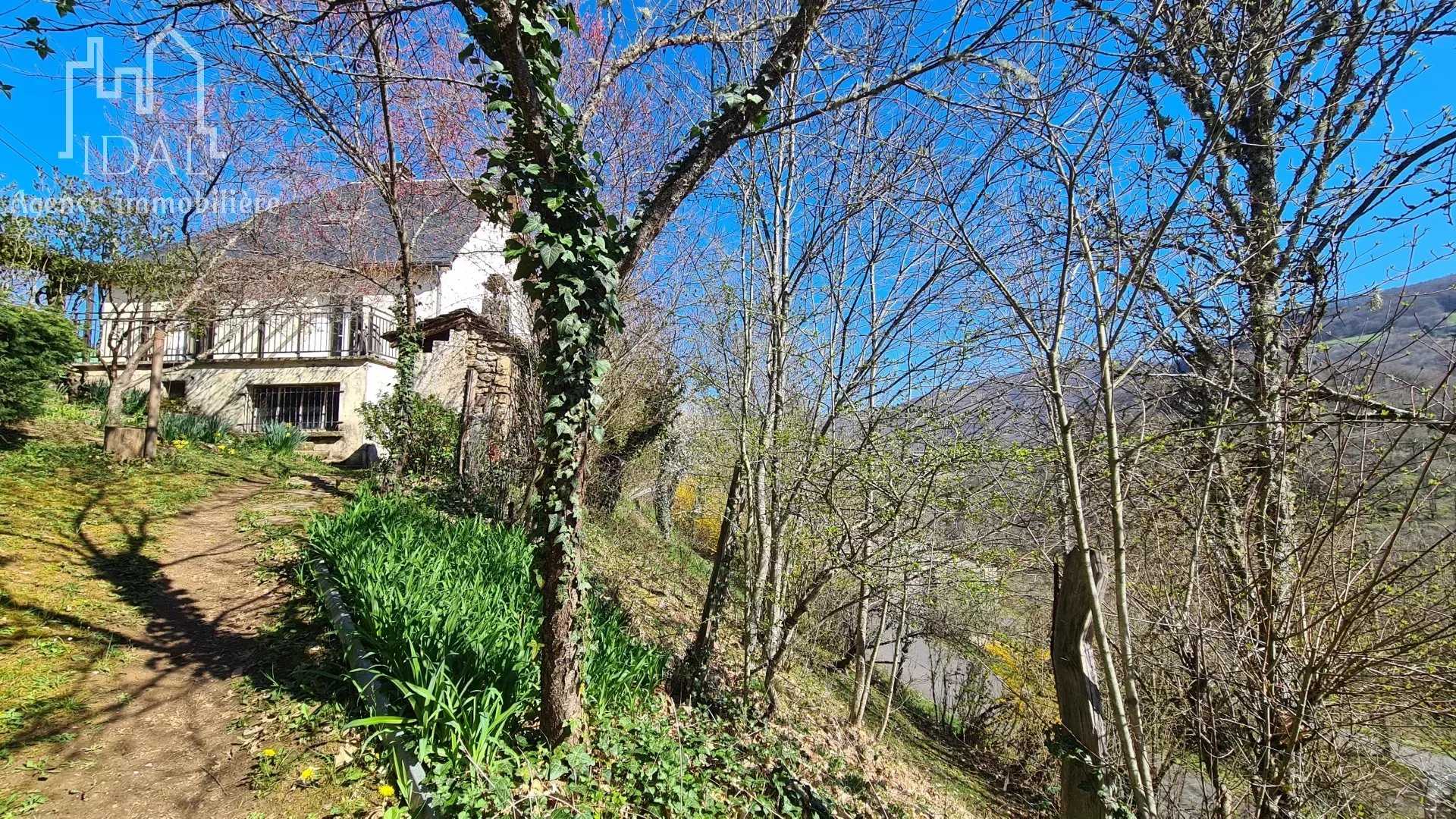 Hus i Saint-Geniez-d'Olt, Occitanie 12285899