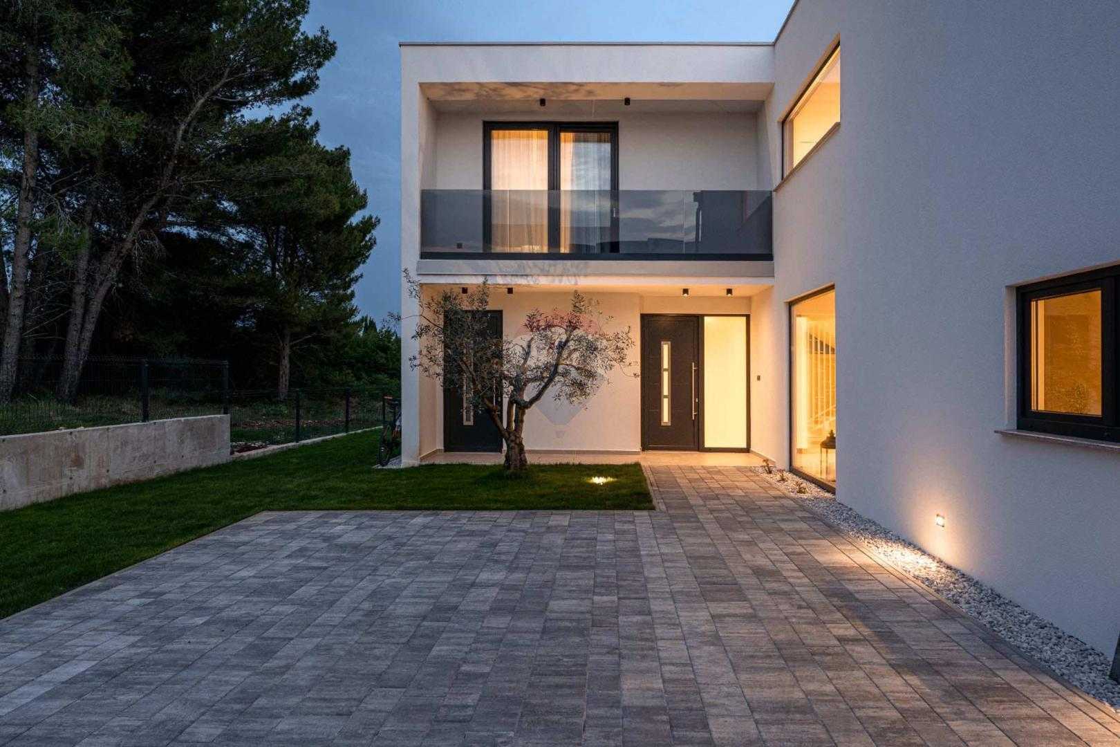 House in Tar, Istarska Zupanija 12286491