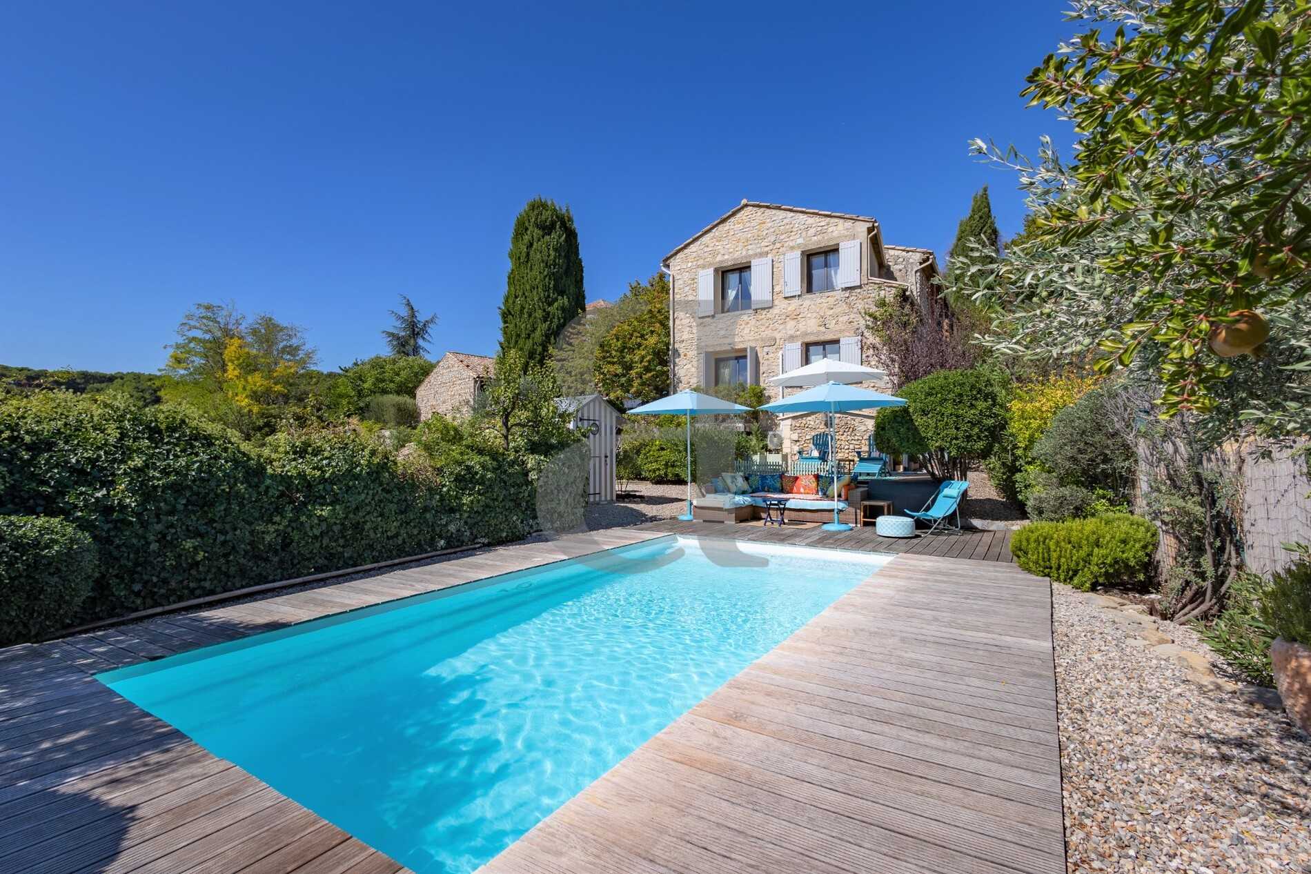 بيت في Vaison-la-Romaine, Provence-Alpes-Côte d'Azur 12287041