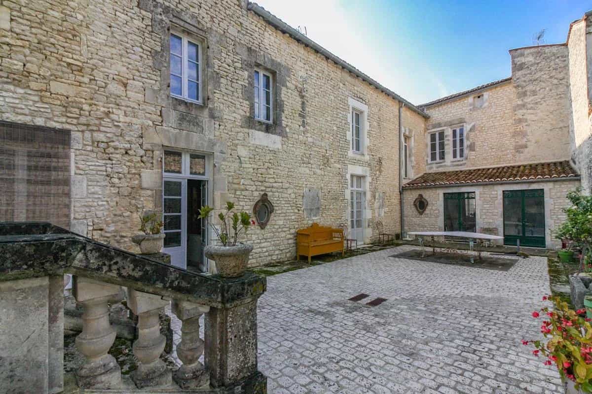 بيت في Jarnac, Nouvelle-Aquitaine 12287604